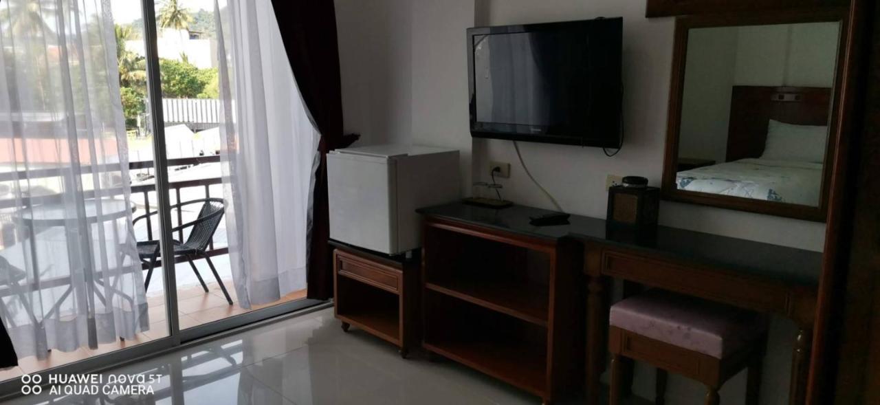 Sure Guesthouse Kamala Beach Exterior photo